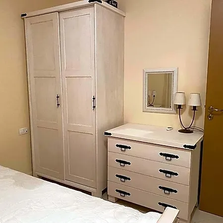 Summer Breeze Park Apartment, Santa Marina Village, Hotel