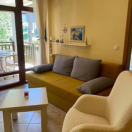 Summer Breeze Park Apartment, Santa Marina Village, Hotel
