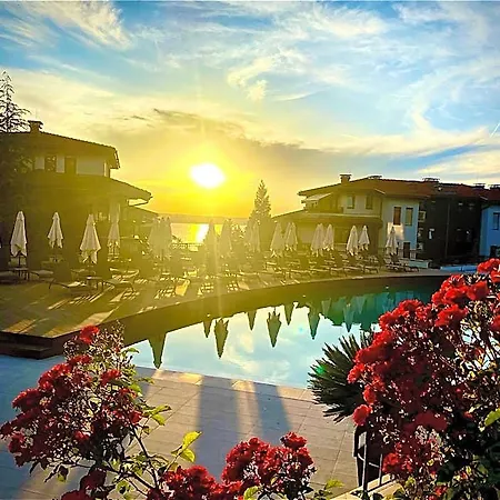 Hotel Summer Breeze Park Apartment, Santa Marina Village,